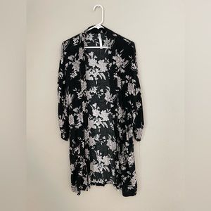 Kimono - Black/White/Grey - One Size - Perfect for Spring!